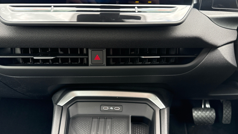 Volkswagen T-Roc 1.5 eTSI Life 5dr DSG Petrol Hatchback